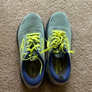 Brooks ghost shoes